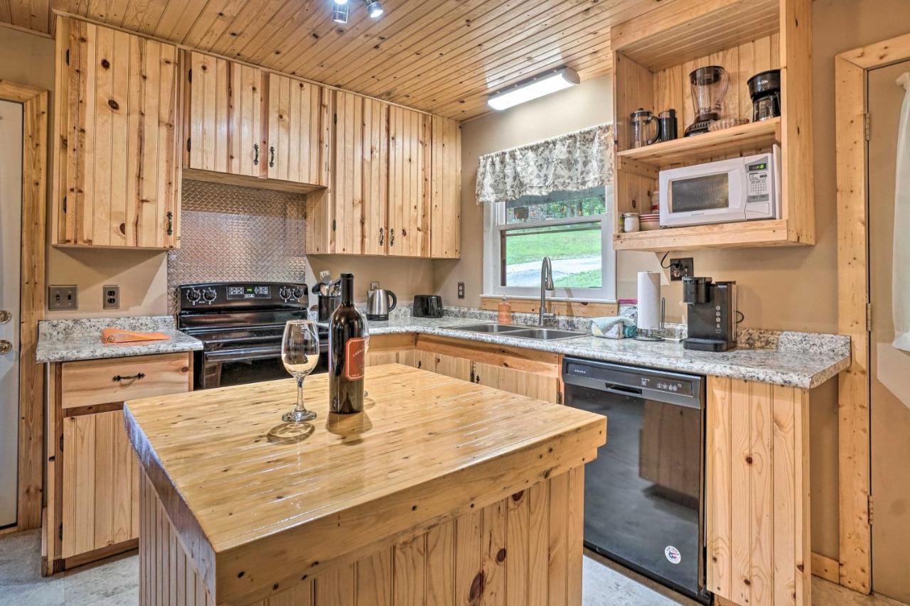 Villa Trinity Oaks Escape With Hot Tub And Fire Pit à Clayton Extérieur photo