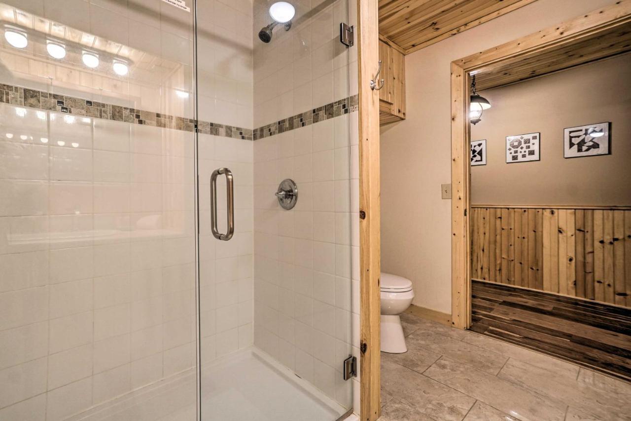 Villa Trinity Oaks Escape With Hot Tub And Fire Pit à Clayton Extérieur photo